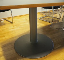 Møtebord i grått fra EFG, 280x120cm, passer 8-10 personer, pent brukt