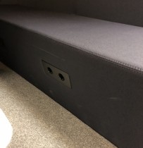 Götessons The Hut møterom / rom i rommet, blått stoff, 2 sofaer med strømuttak, lampe, pent brukt