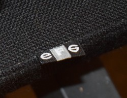 EFG One Sync kontorstol i sort stoff / rygg i sort mesh, nakkepute og armlene, pent brukt