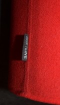 Sittepuff i rødt stoff fra Softline, Drum-serie, Ø=45cm H=40cm, pent brukt