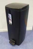 Brabantia pedalbøtte i sort, søppelbøtte høyde 67,5cm, pent brukt