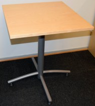 Lite 60x60cm loungebord fra EFG, Avec-serie, Bjerk bordplate, grått understell, 72,5cm h, pent brukt