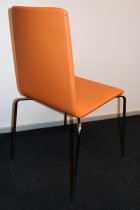 Konferansestol fra Skandiform i orange skinn / krom, mod: Bombito High, pent brukt