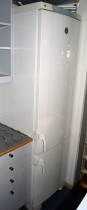 Kjøleskap / kombiskap fra Electrolux i hvitt, modell ERE3900, 200cm høyde, pent brukt