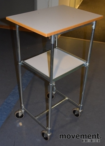 Solgt!Tralle / trillebord på 4 hjul, - 2 / 2