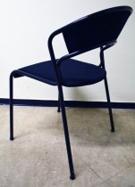 Stablebar konferansestol fra Kinnarps, modell Tango i sort stoff / sort ramme, pent brukt