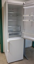 Samsung RB41J7335WW kjøleskap/kombiskap med fryser nede  i hvitt, 201cm høyde,pent brukt