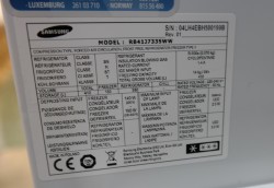 Samsung RB41J7335WW kjøleskap/kombiskap med fryser nede  i hvitt, 201cm høyde,pent brukt