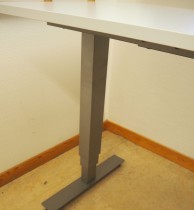 Skrivebord / hjørneløsning med elektrisk hevsenk fra EFG i lys grå, 180x200, venstreløsning, pent brukt