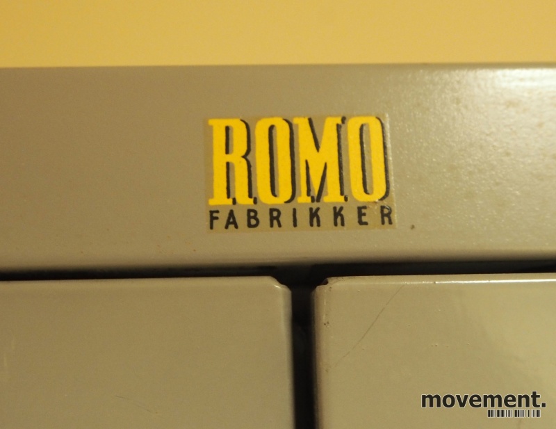 Solgt!Stålskap med dører i grått fra Romo - 3 / 3