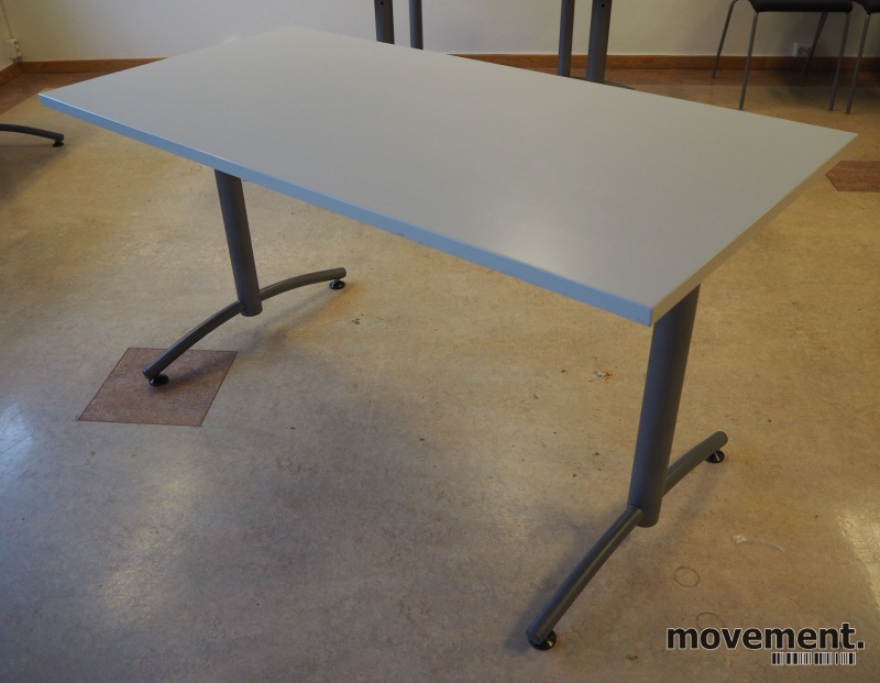 Solgt!Skrivebord / kompakt møtebord / - 1 / 2