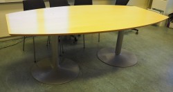 Møtebord / konferansebord i bjerk / grålakkert metall, 210x115cm, passer 6-8 personer, pent brukt
