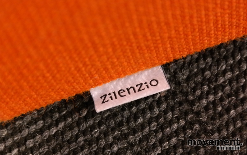 Solgt!Bordskillevegg i orange stoff fra - 4 / 4