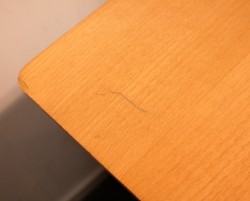 Kompakt skrivebord / sidebord i bøk / grå fra Edsbyn, 120x60cm, brukt med slitasje