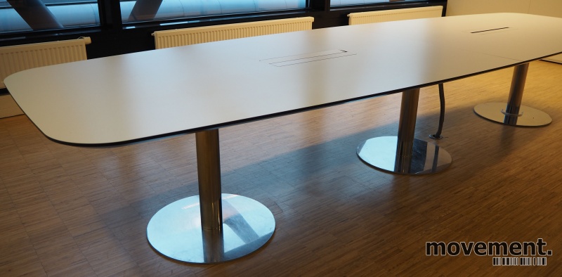 Solgt!Møtebord i hvitt med understell i - 2 / 4