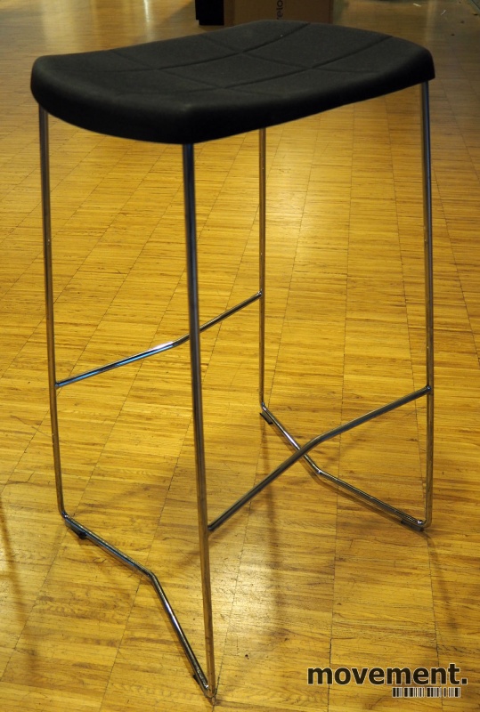 Barkrakk barstol i sort krom,sittehøyde 78cm, pent brukt Barkrakk i sort krom fra Lammhults,modell Mini, sittehøyde