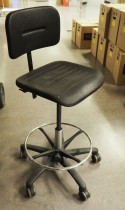 Savo Studio høy arbeidsstol med fothviler, sort plast, pent brukt