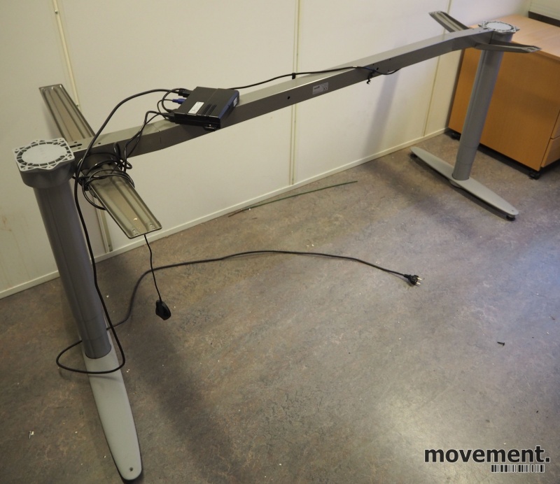 Solgt!Kinnarps T-serie hevsenk understell - 1 / 2