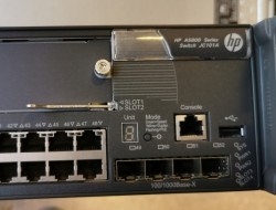Hewlett-Packard HPE A5800 Managed 48port switch JC101A, med 4+2 10Gb uplink, pent brukt