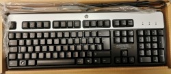 Originalt HP / Hewlett-Packard tastatur, Modell JB, Norsk layout, modellkode 434821-092, sort/sølv, USB, NYTT