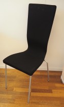 Konferansestol fra EFG HovDokka i sort stoff, grå ben, høy rygg. modell GRAF, pent brukt