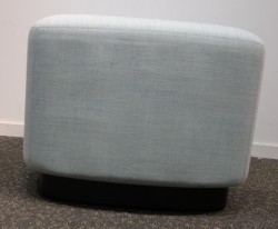 1-seter sittepuff i lyst blått Remix-stoff fra Kinnarps, Fields serie, 60x60cm, pent brukt