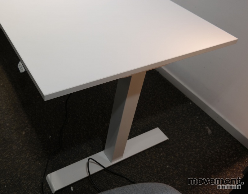 Solgt!Skrivebord med elektrisk hevsenk i - 2 / 4