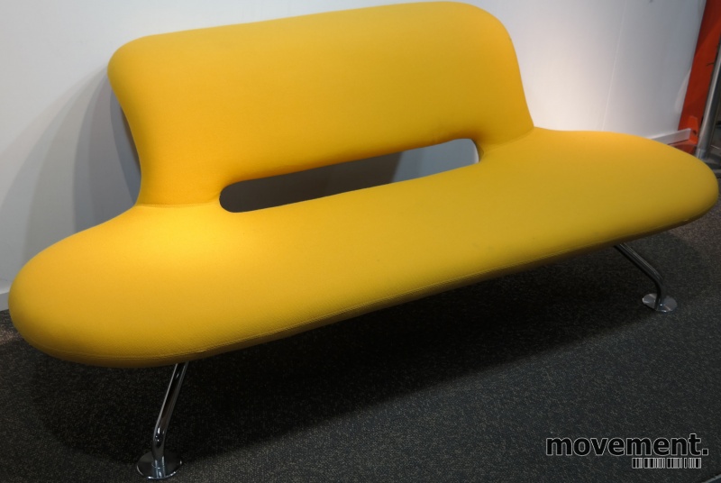Solgt!Lounge / sofa i gult stoff fra - 1 / 4