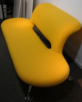 Lounge / sofa i gult stoff fra Martela, modell: U-Turn, bredde 200cm, pent brukt