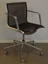 Knoll life kontorstol på hjul med sortsete og mesh rygg Knoll life kontorstol på hjul med sortsete og mesh rygg