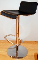 Barstol / barkrakk fra Offecct i sort skinn / krom, Modell Mono Light, 80cm sittehøyde, pent brukt