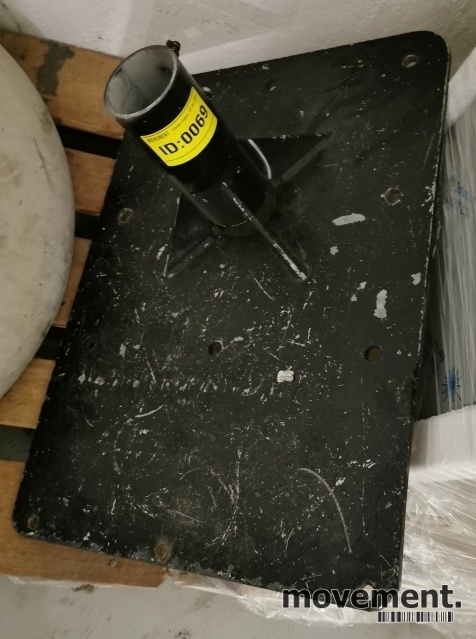 Solgt!Solid parasollfot i metall, tykt