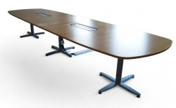 Møtebord fra Kinnarps i eik finer, føtter i grått, 440x120cm, passer for 14-16 personer, pent brukt