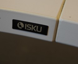 Skrivebord / hjørneløsning med elektrisk hevsenk fra Isku i hvitt, 220x200cm, venstreløsning, pent brukt
