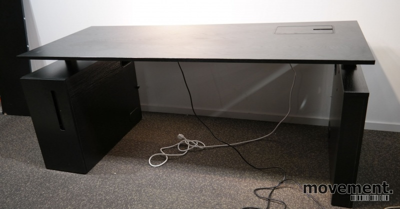 Solgt!Skrivebord med elektrisk hevsenk