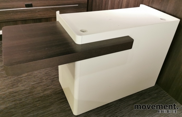 Solgt!Butikkinnredning, kassedisk / - 1 / 6