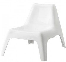 Loungestol for barn i hvit plast fra Ikea, modell PS Bunsø, pent brukt