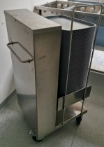 Brettdispenservogn for kantinebrett, med ca 100stk kantinebrett, pent brukt