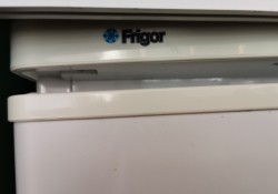 Lite kjøleskap fra Frigor, FMK150, 55cm bredde, 85cm høyde, pent brukt