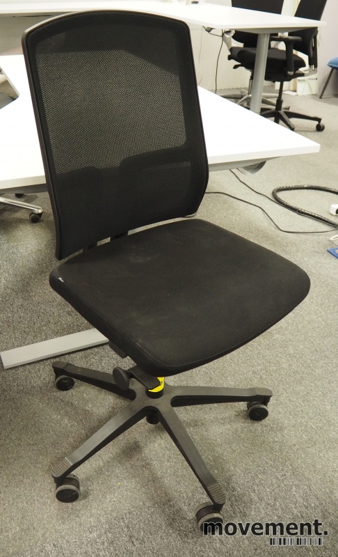 Solgt!EFG One Sync kontorstol i sort - 1 / 2