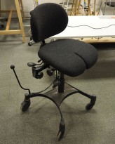 IKEA Renberget kontorstol i sortkunstskinn sort stoff IKEA Renberget kontorstol i sortkunstskinn sort stoff