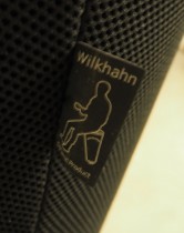 Wilkhahn Stand up stol / krakk i sort stoff, Ø=30cm, høyde 67cm, pent brukt