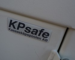 KP Safe verdiskap med kodelås, bredde 55cm, høyde 73cm, pent brukt