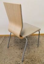 Konferansestol fra EFG i eik finer / grått stoffsete og ryggpute / grå ben, modell GRAF, pent brukt