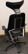 Savo S3 kontorstol i sort stoff / krom med nakkepute og armlene, pent brukt