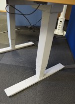 Understell for skrivebord med elektrisk hevsenk i grålakkert stål fra Norgesmøbler, passer plater 120cm, pent brukt