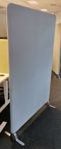 Lyddempende skillevegg, lysegrått stoff  120cm bredde, 180cm høyde, Abstracta Softline, pent brukt