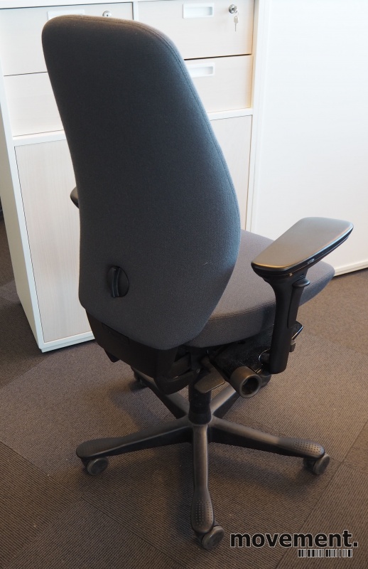 Solgt!Kontorstol: Kinnarps 9000-serie i - 2 / 2