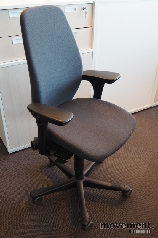 Solgt!Kontorstol: Kinnarps 9000-serie i - 1 / 2