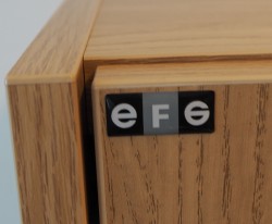 Skap med dører i eik laminat fra EFG, 3 permhøyder, bredde 80cm, høyde 120cm, pent brukt